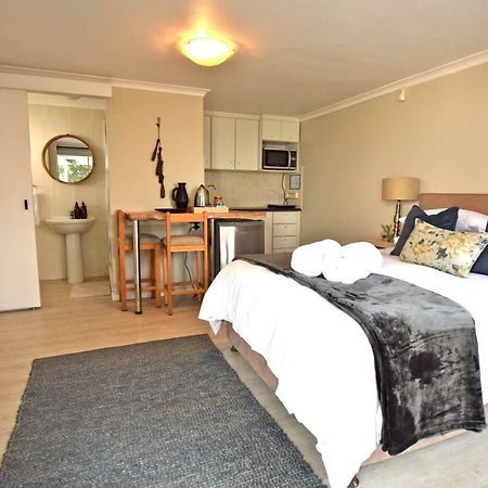 Apartment Dolphin House Hermanus Esterno foto