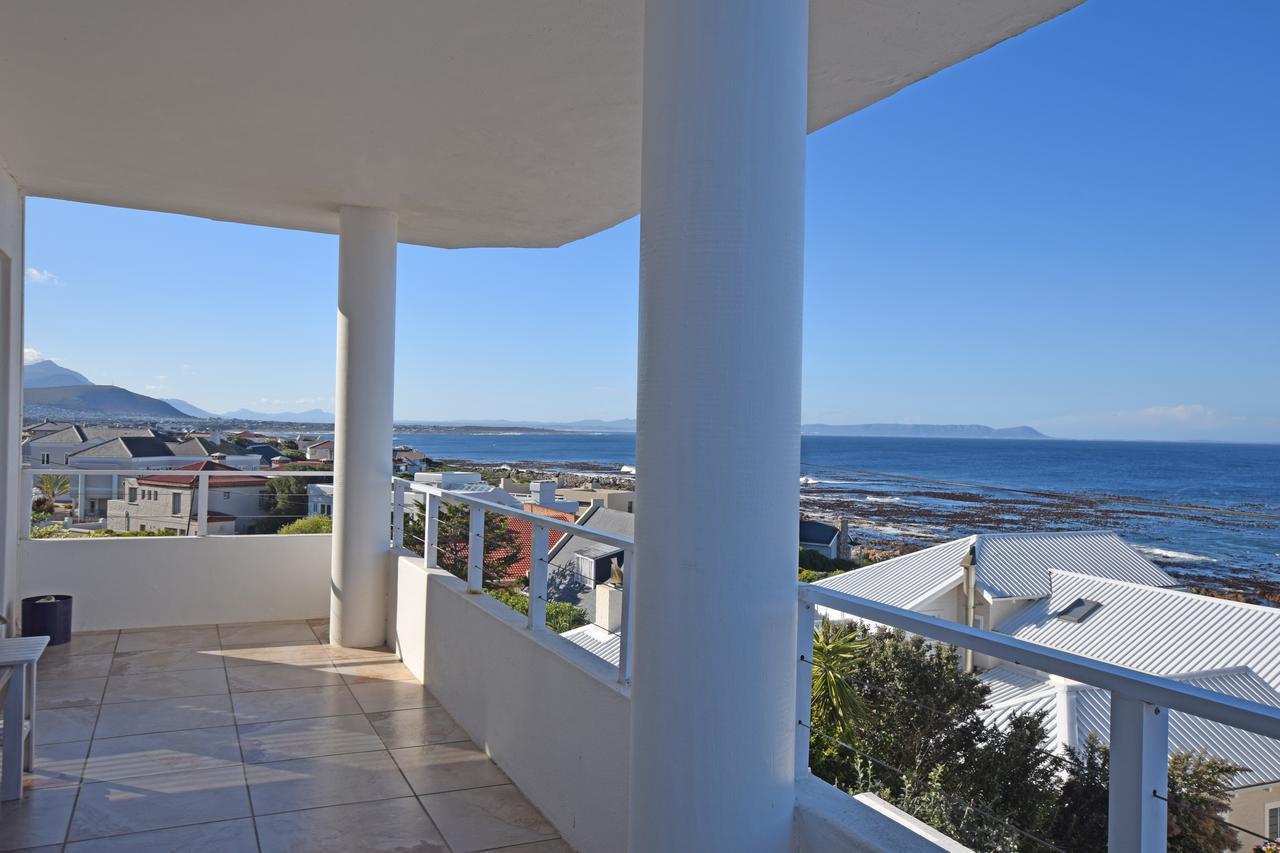 Apartment Dolphin House Hermanus Esterno foto