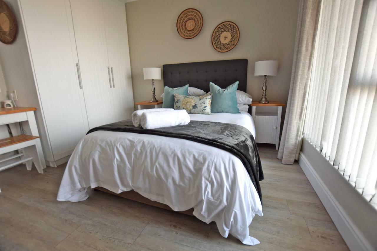 Apartment Dolphin House Hermanus Esterno foto