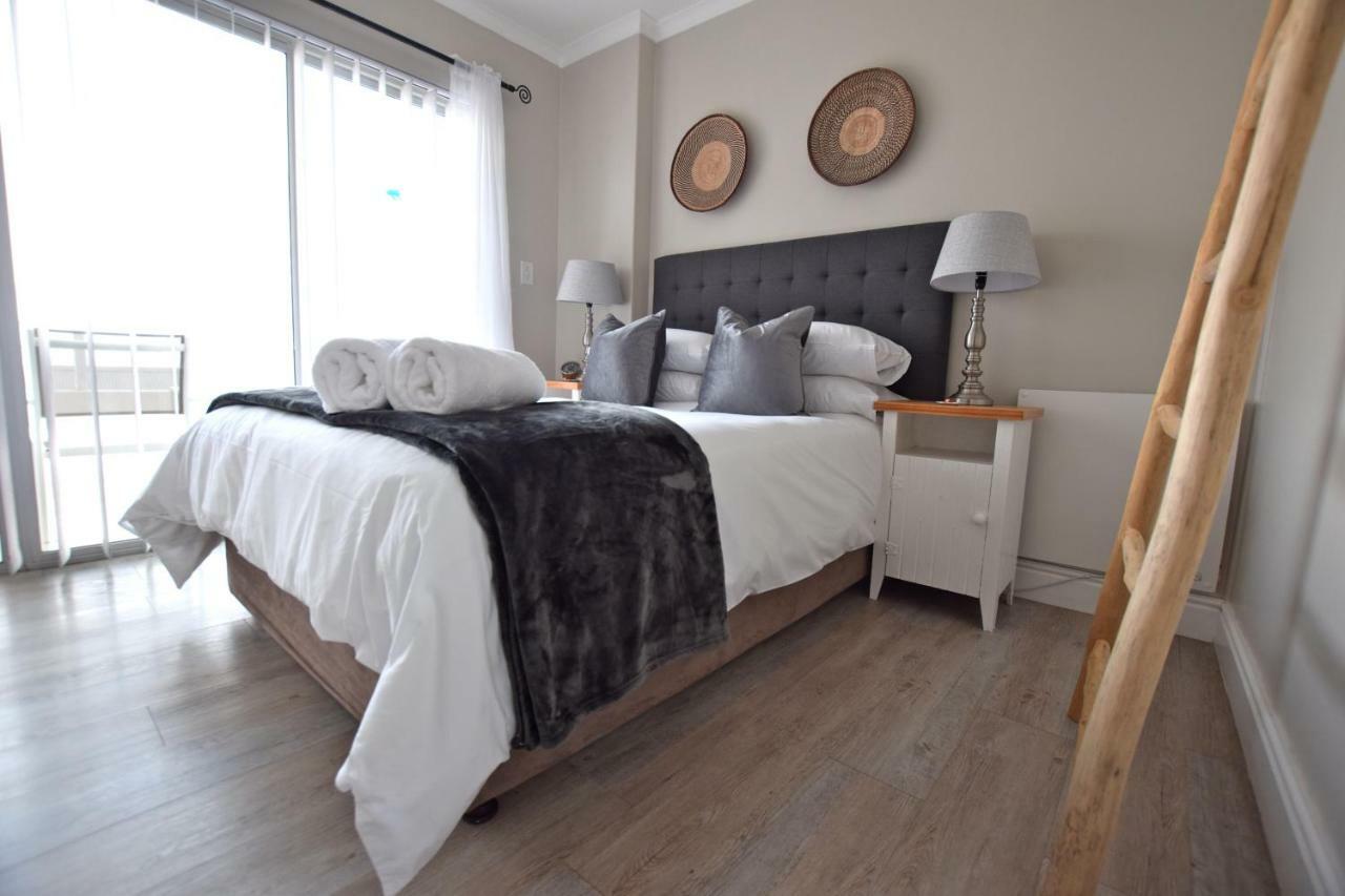Apartment Dolphin House Hermanus Esterno foto