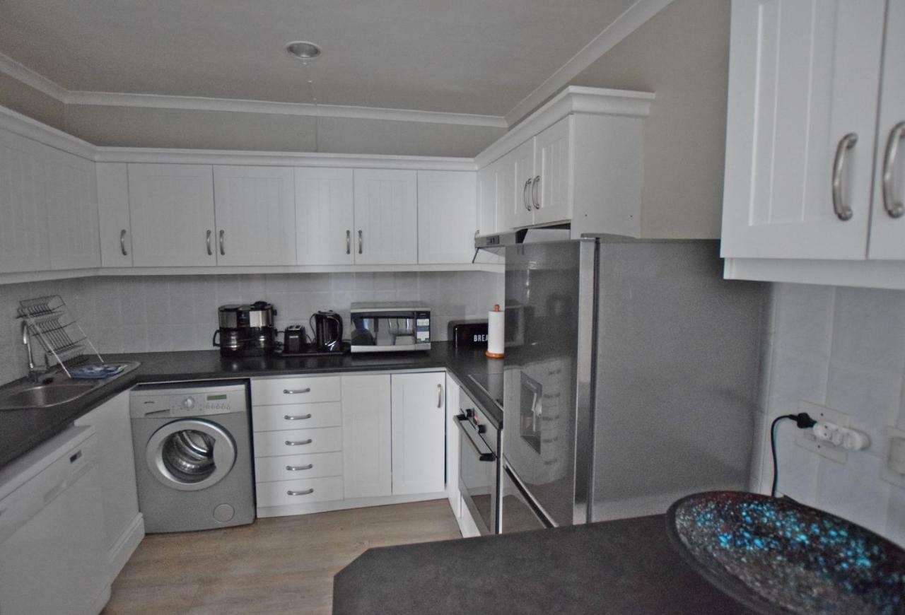 Apartment Dolphin House Hermanus Esterno foto
