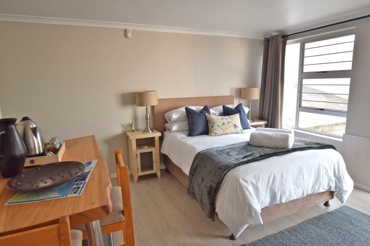 Apartment Dolphin House Hermanus Esterno foto